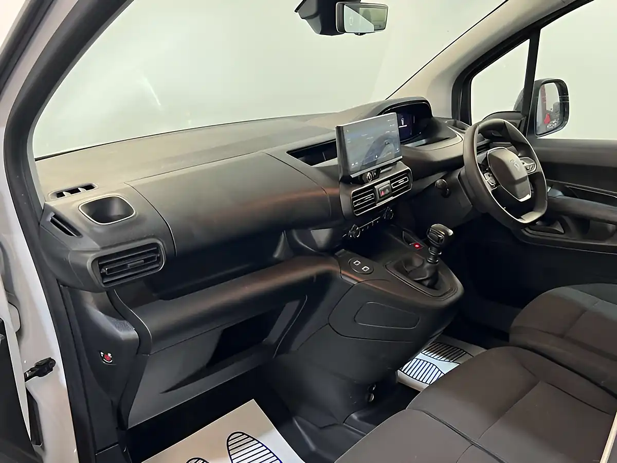 Used 2024 Peugeot Partner Asphalt L2 White - Interior and Exterior details 15