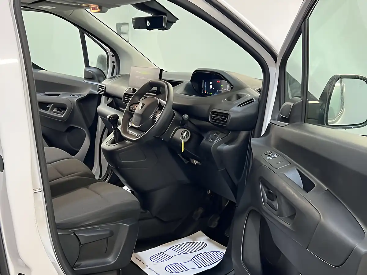 Used 2024 Peugeot Partner Asphalt L2 White - Interior and Exterior details 9