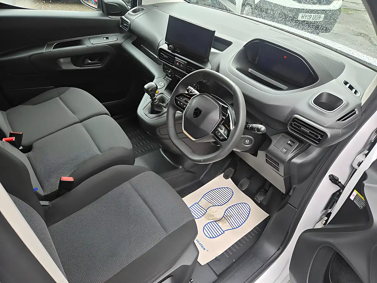 Used 2024 Peugeot Partner Asphalt White - Interior and Exterior details 11