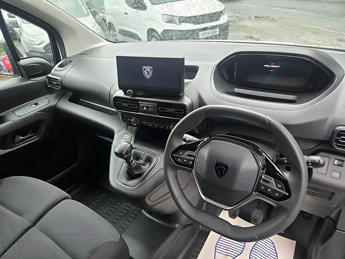 Used 2024 Peugeot Partner Asphalt White - Interior and Exterior details 12