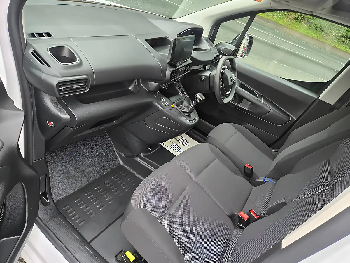 Used 2024 Peugeot Partner Asphalt White - Interior and Exterior details 15