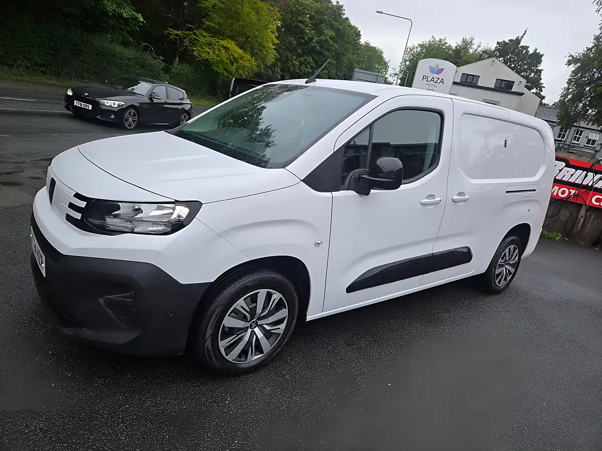 Used 2024 Peugeot Partner Asphalt White - Interior and Exterior details 3
