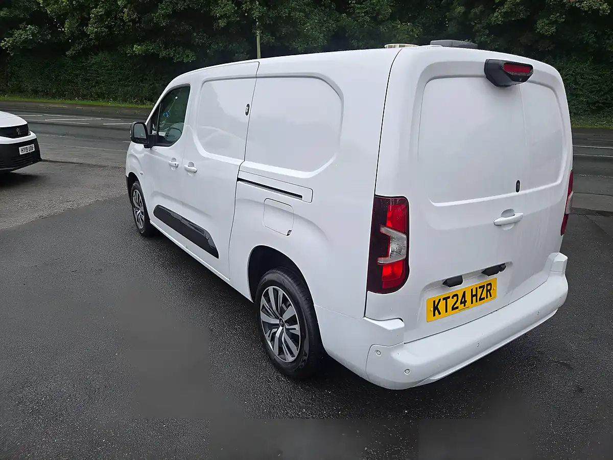 Used 2024 Peugeot Partner Asphalt White - Interior and Exterior details 6