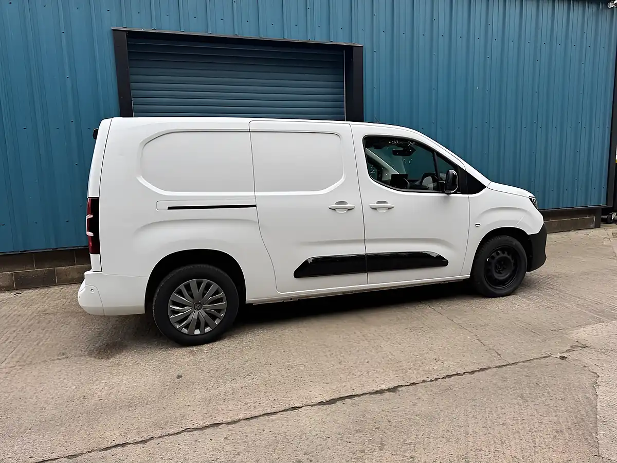 Used 2024 Peugeot Partner Asphalt White - Interior and Exterior details 8