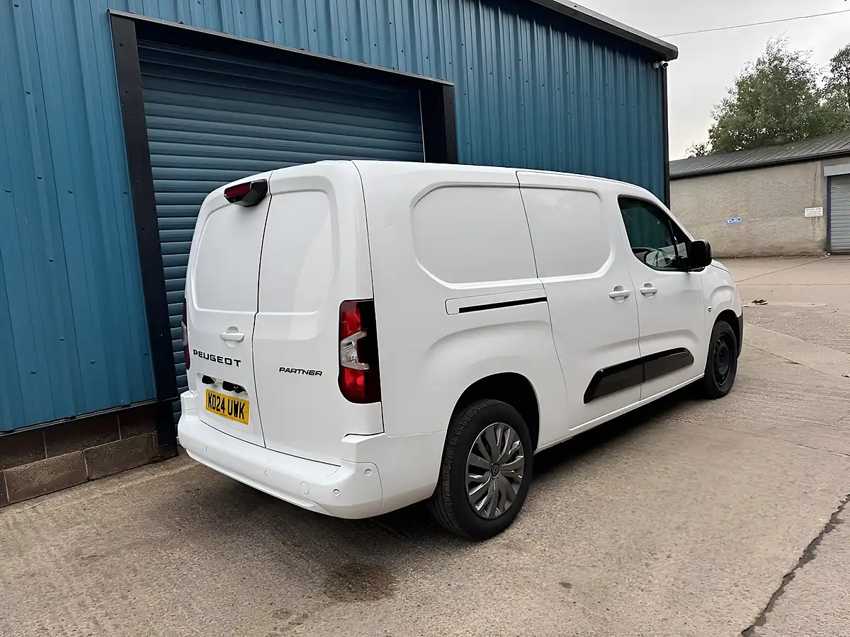 Used 2024 Peugeot Partner Asphalt White - Interior and Exterior details 9