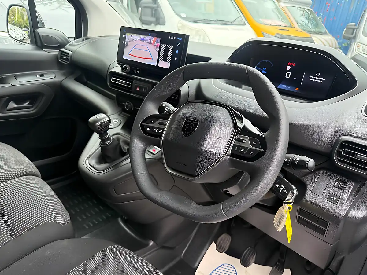 Used 2024 Peugeot Partner Asphalt White - Interior and Exterior details 13