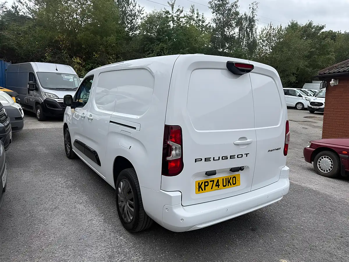 Used 2024 Peugeot Partner Asphalt White - Interior and Exterior details 3