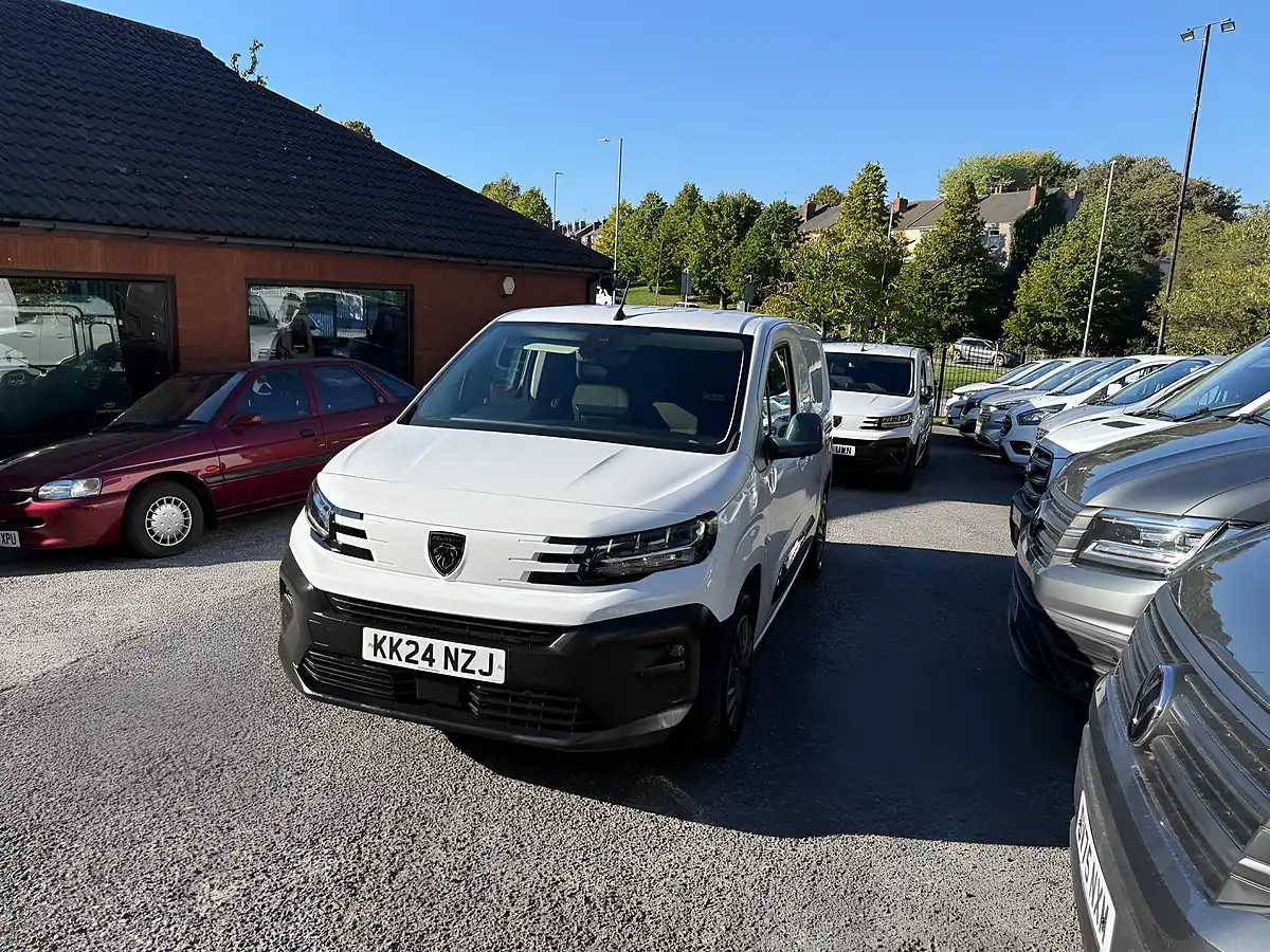 Used 2024 Peugeot Partner Asphalt White - Interior and Exterior details 2