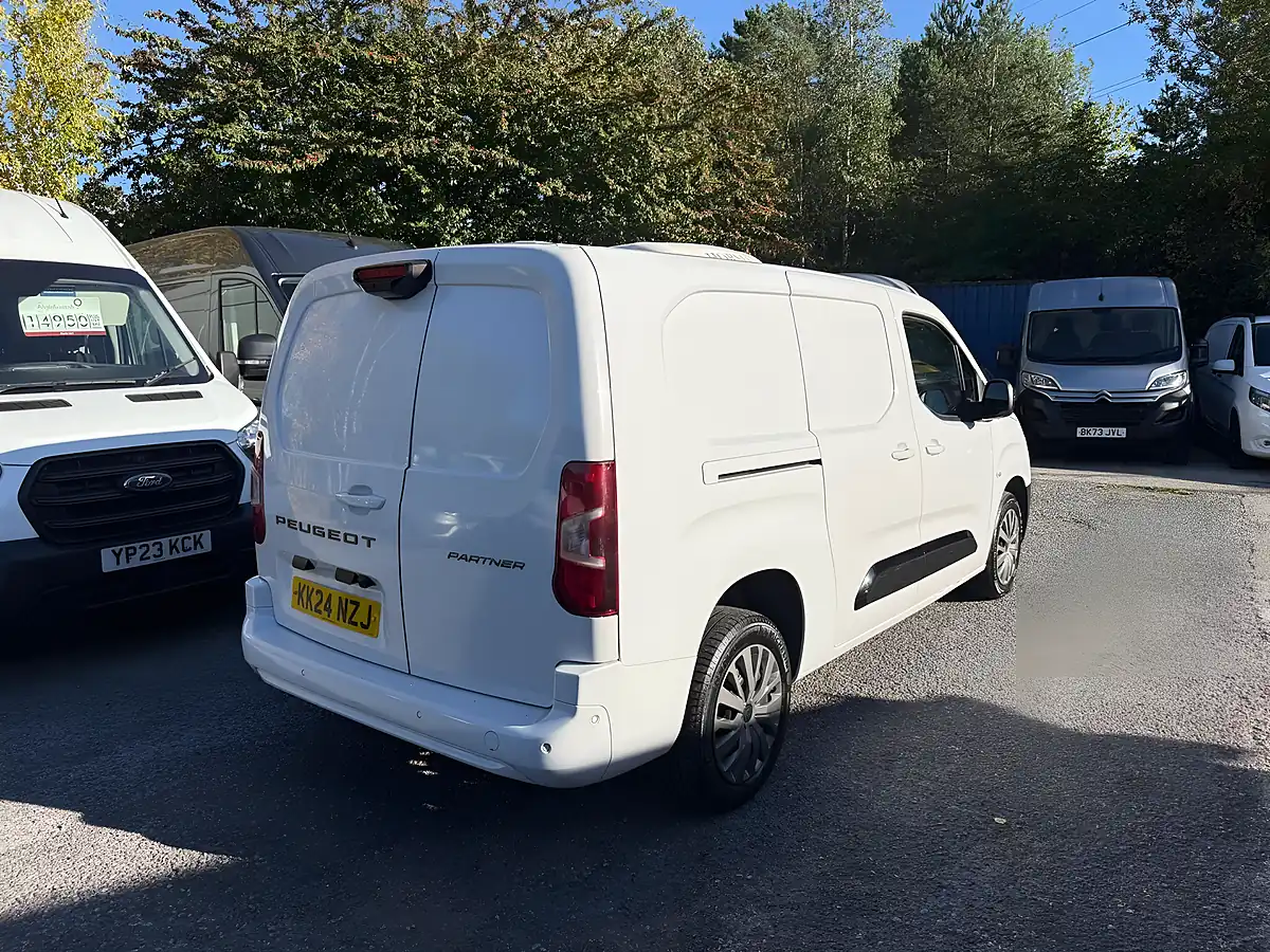 Used 2024 Peugeot Partner Asphalt White - Interior and Exterior details 5