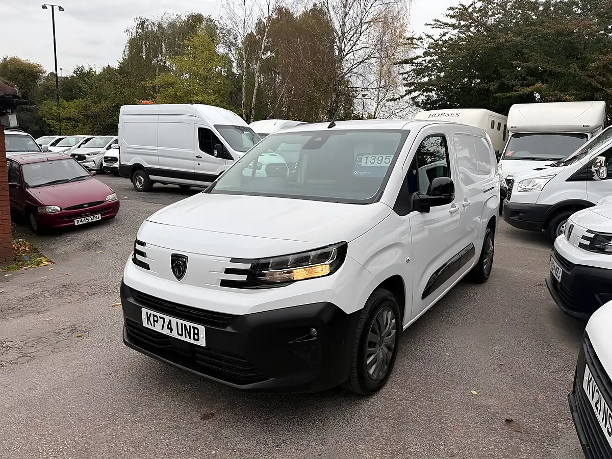 Used 2024 Peugeot Partner Asphalt White - Interior and Exterior details 2