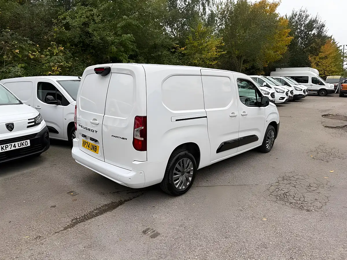 Used 2024 Peugeot Partner Asphalt White - Interior and Exterior details 5