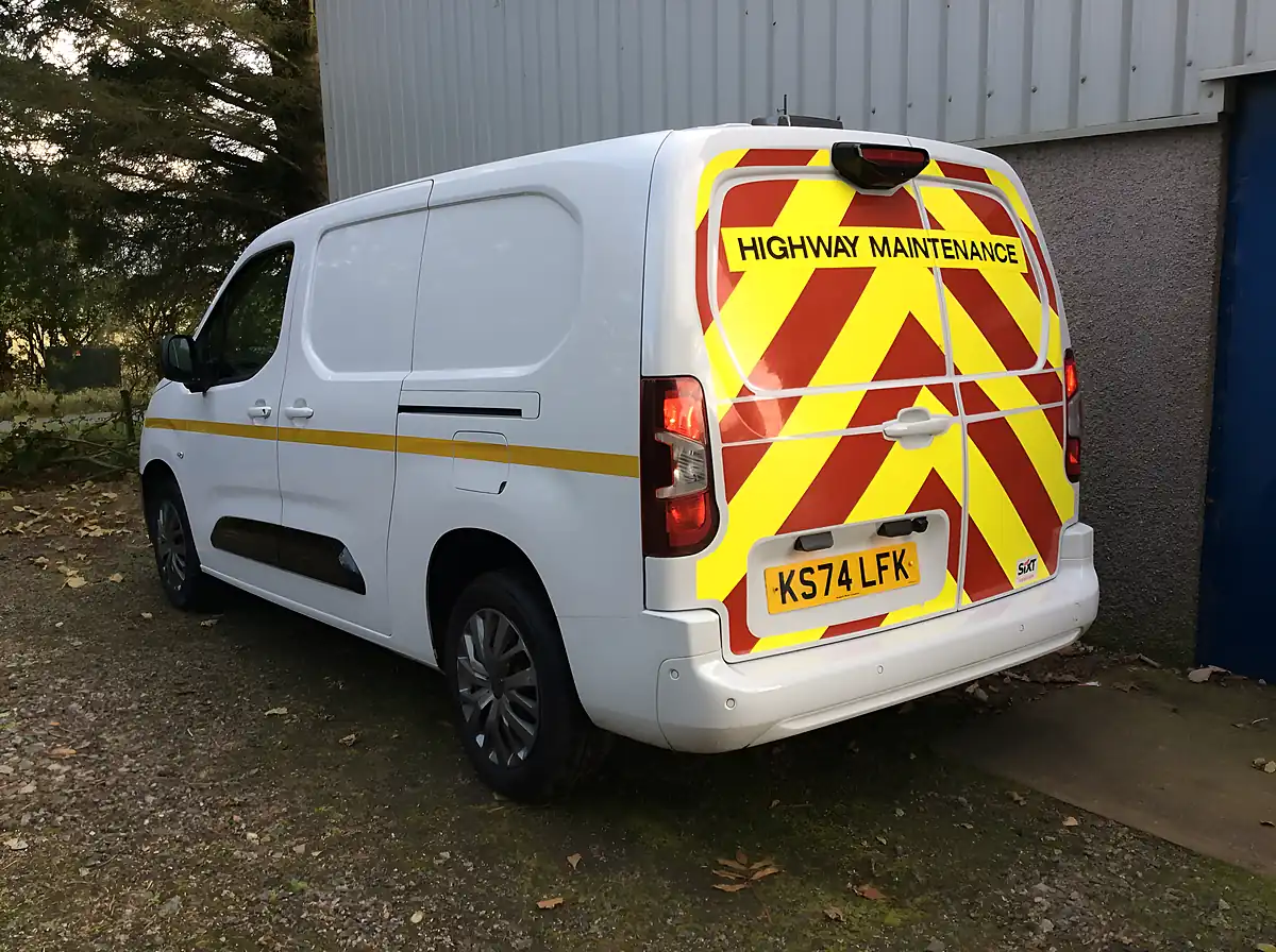 Used 2024 Peugeot Partner Partner Pv Long Asphalt White - Interior and Exterior details 6