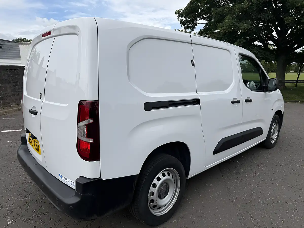 Used 2024 Peugeot Partner Pro-Premium+ Long White - Interior and Exterior details 5