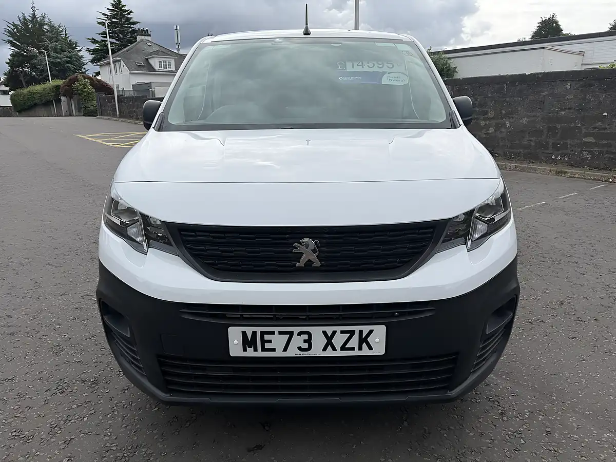 Used 2024 Peugeot Partner Pro-Premium+ Long White - Interior and Exterior details 9