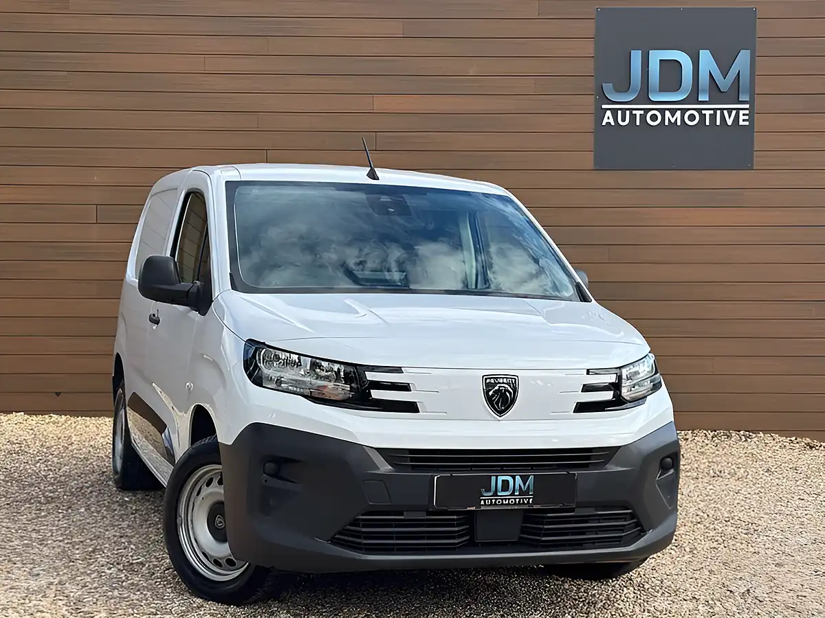 Used 2024 Peugeot Partner Professional L1 Ice White - Front View