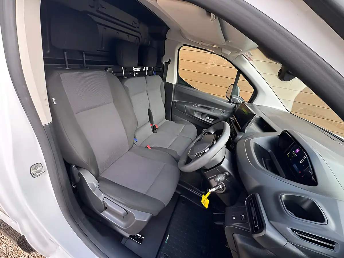 Used 2024 Peugeot Partner Professional L1 Ice White - Interior and Exterior details 15