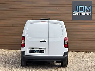 Used 2024 Peugeot Partner Professional L1 Ice White - Interior and Exterior details 4