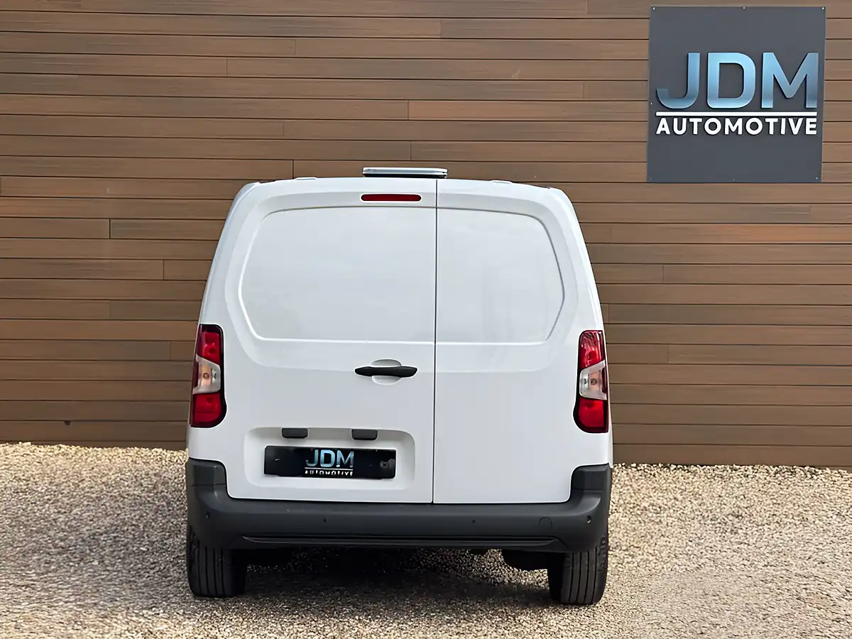 Used 2024 Peugeot Partner Professional L1 Ice White - Interior and Exterior details 4