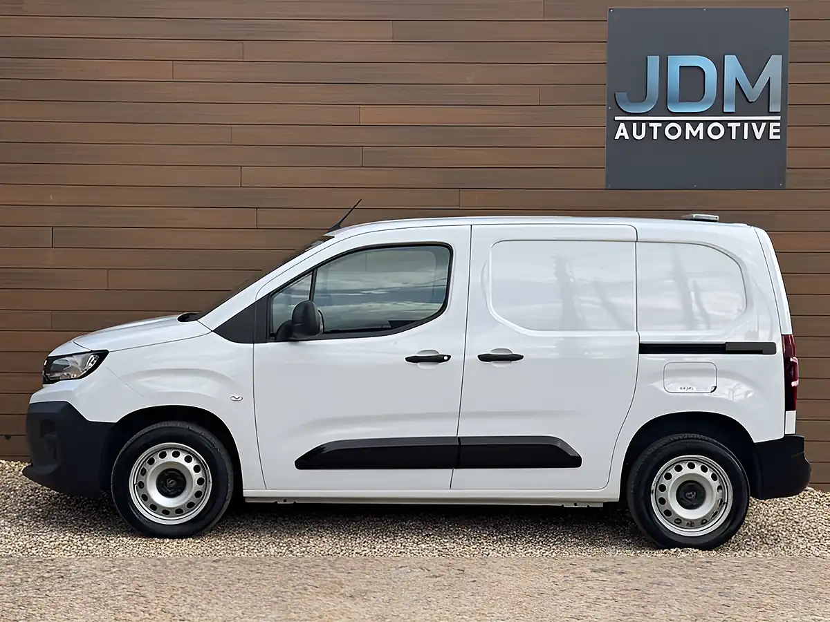 Used 2024 Peugeot Partner Professional L1 Ice White - Interior and Exterior details 7