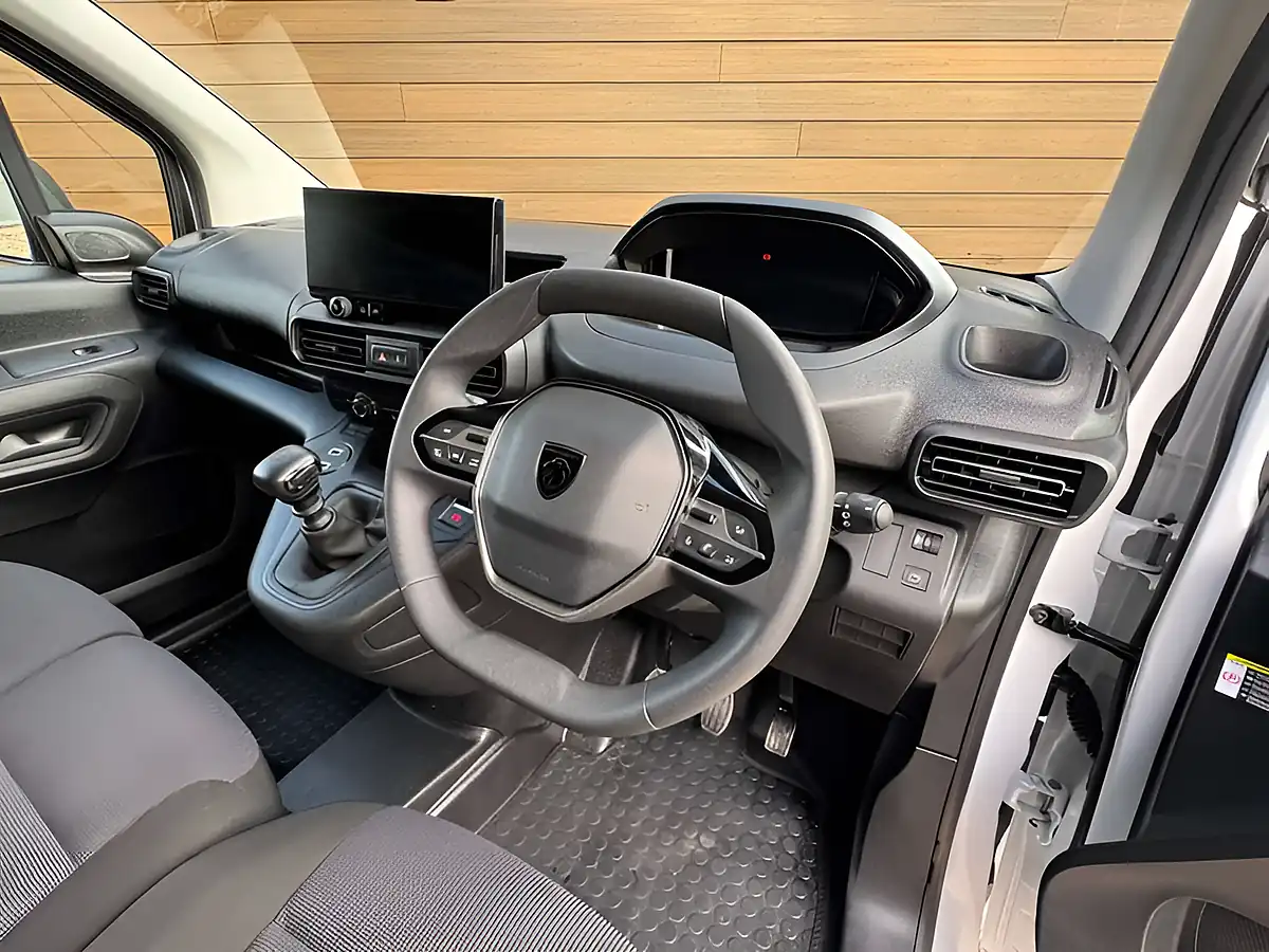 Used 2024 Peugeot Partner Professional L1 Ice White - Interior and Exterior details 17