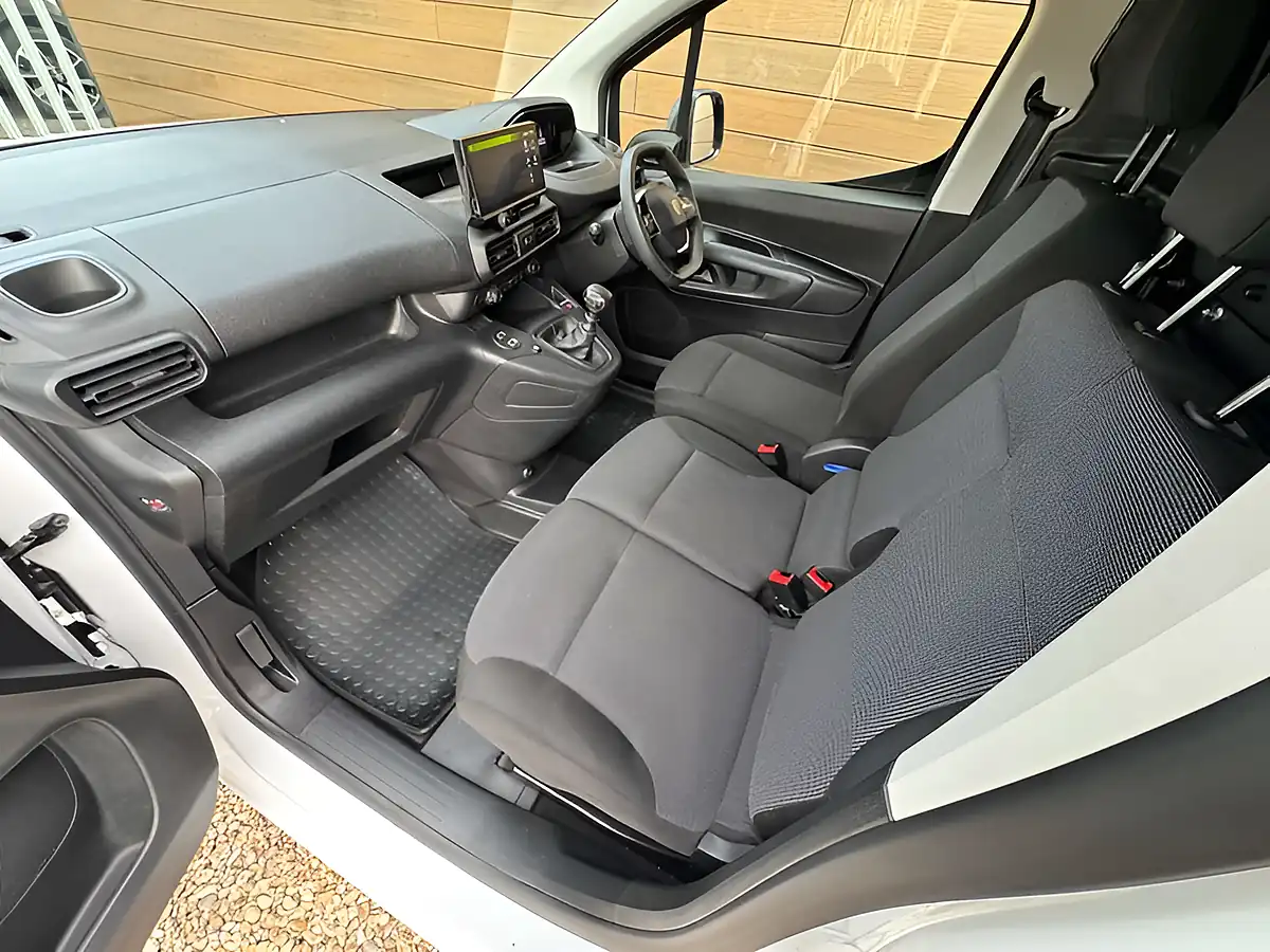 Used 2024 Peugeot Partner Professional L1 Ice White - Interior and Exterior details 20