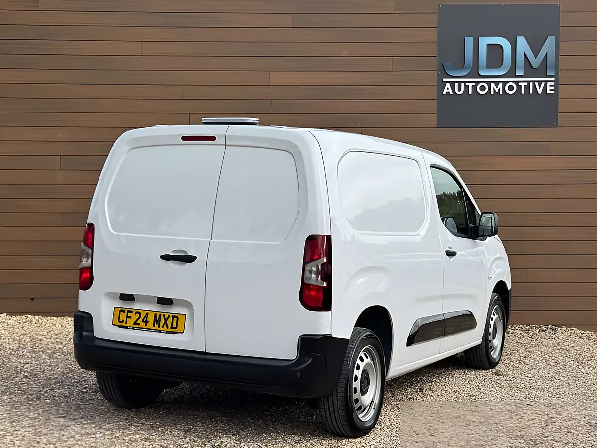 Used 2024 Peugeot Partner Professional L1 Ice White - Interior and Exterior details 3