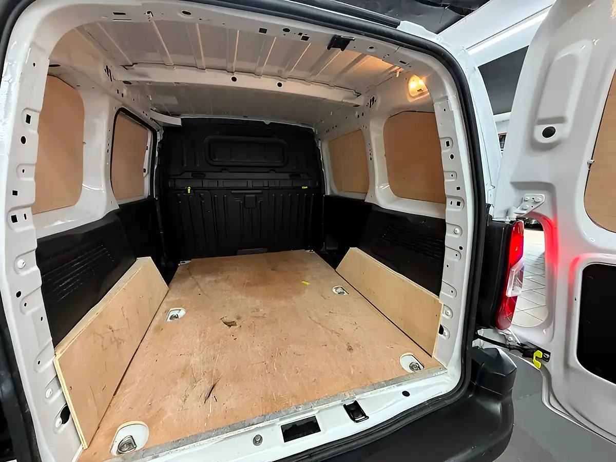 Used 2024 Peugeot Partner Professional L1 White - Interior and Exterior details 12