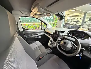 Used 2024 Peugeot Partner Professional L1 White - Interior and Exterior details 4