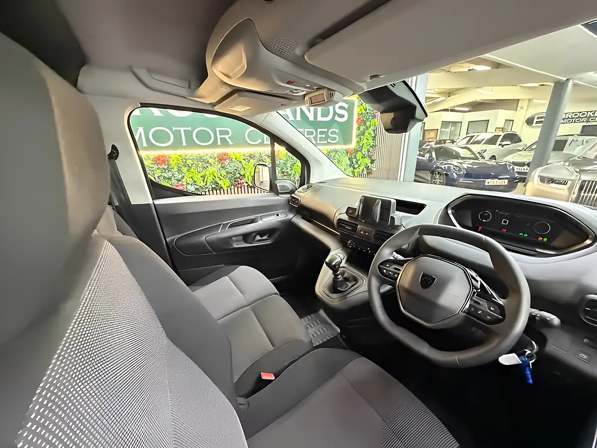 Used 2024 Peugeot Partner Professional L1 White - Interior and Exterior details 4