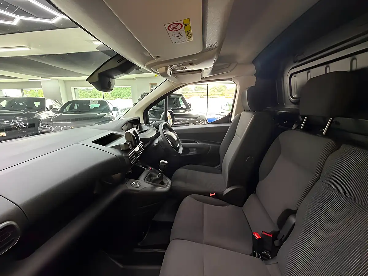 Used 2024 Peugeot Partner Professional L1 White - Interior and Exterior details 8