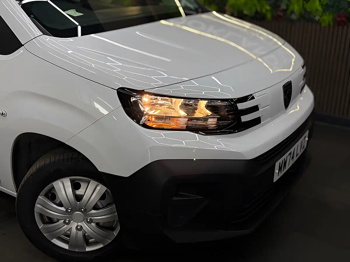 Used 2024 Peugeot Partner Professional L1 White - Interior and Exterior details 16