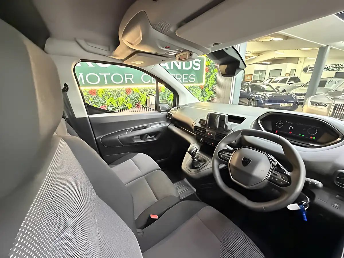 Used 2024 Peugeot Partner Professional L1 White - Interior and Exterior details 4