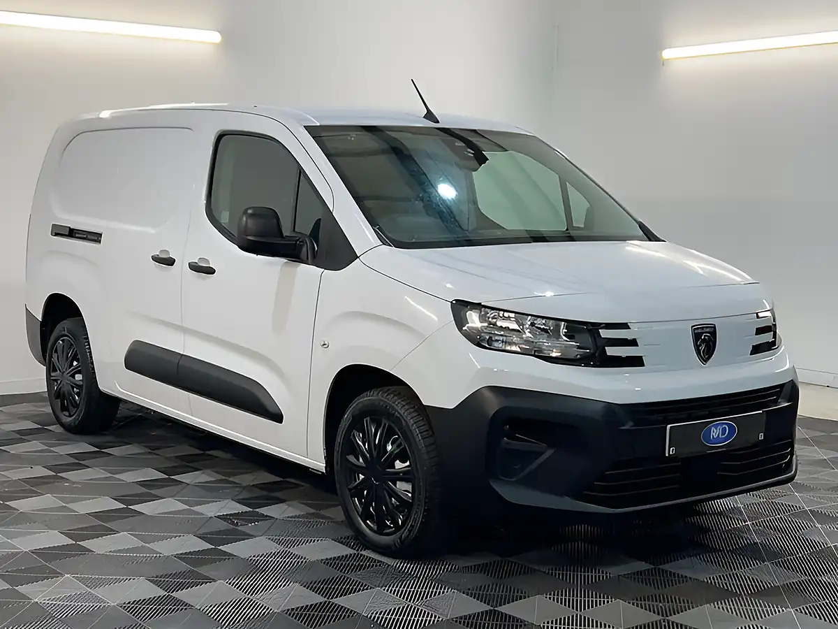 Used 2024 Peugeot Partner Professional L2 White - Front View