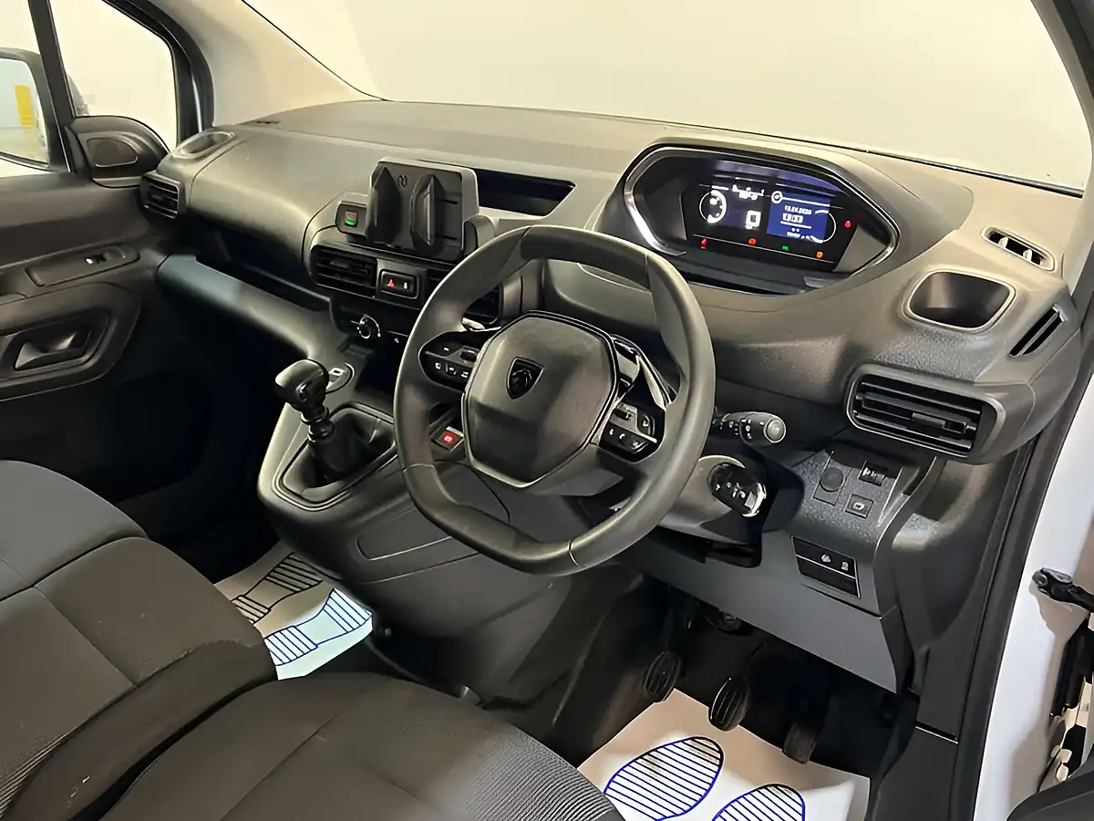Used 2024 Peugeot Partner Professional L2 White - Interior and Exterior details 10