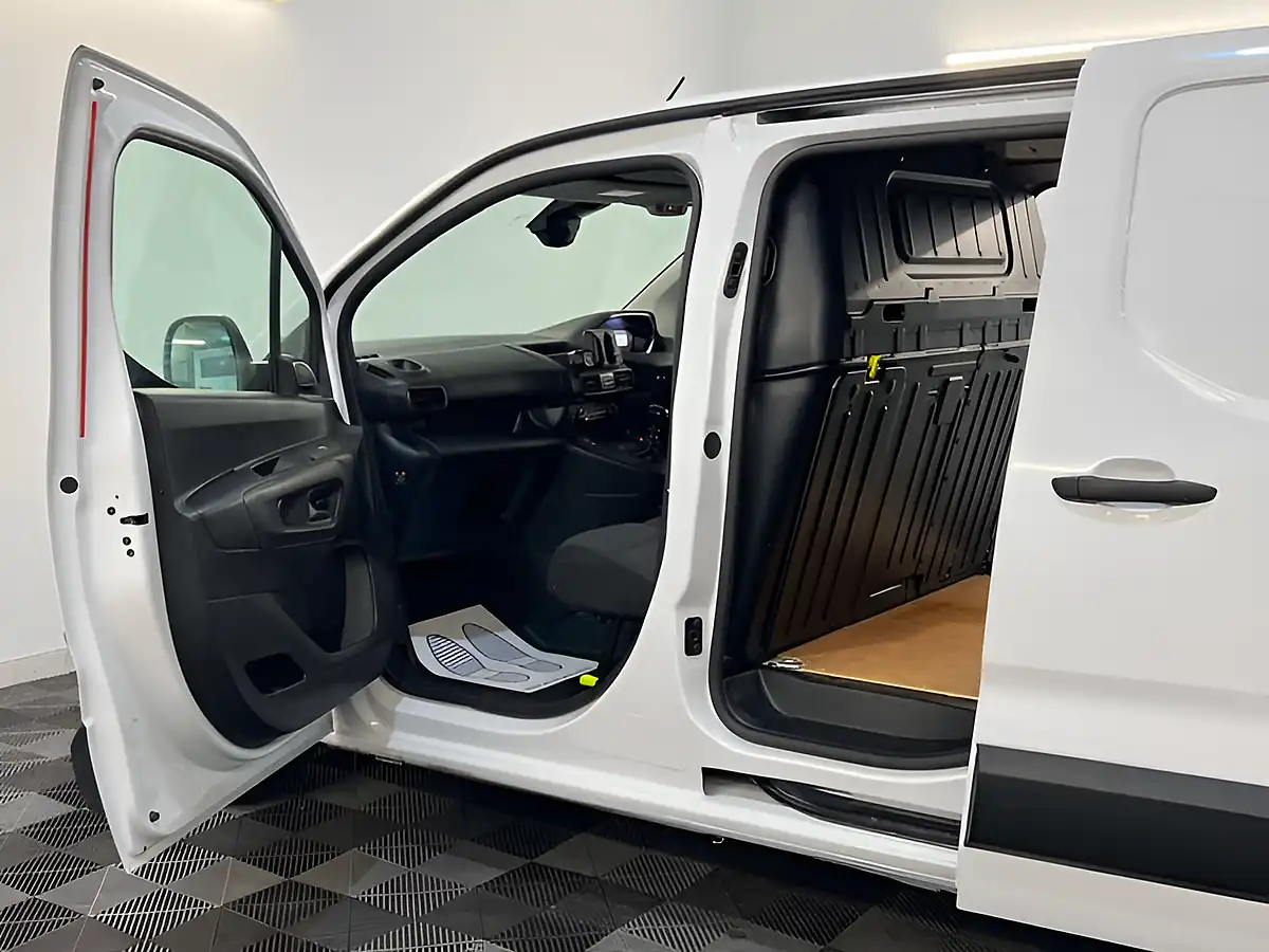 Used 2024 Peugeot Partner Professional L2 White - Interior and Exterior details 13