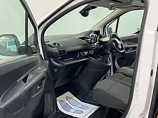 Used 2024 Peugeot Partner Professional L2 White - Interior and Exterior details 14