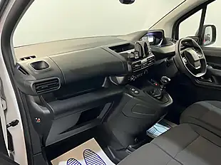 Used 2024 Peugeot Partner Professional L2 White - Interior and Exterior details 15