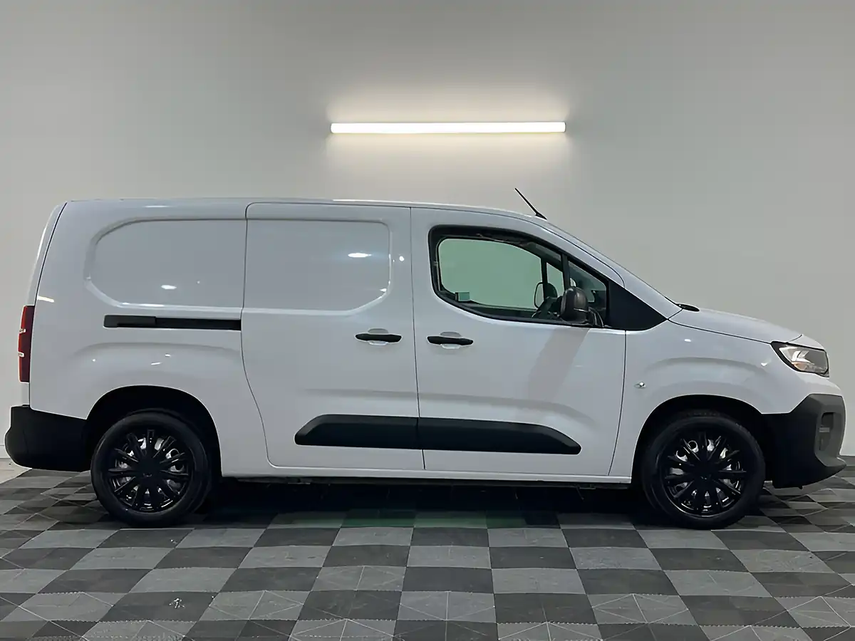 Used 2024 Peugeot Partner Professional L2 White - Interior and Exterior details 2