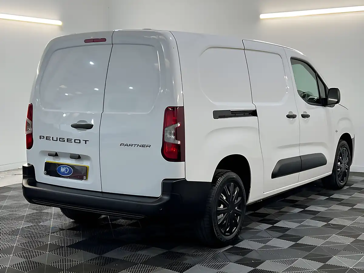 Used 2024 Peugeot Partner Professional L2 White - Interior and Exterior details 3