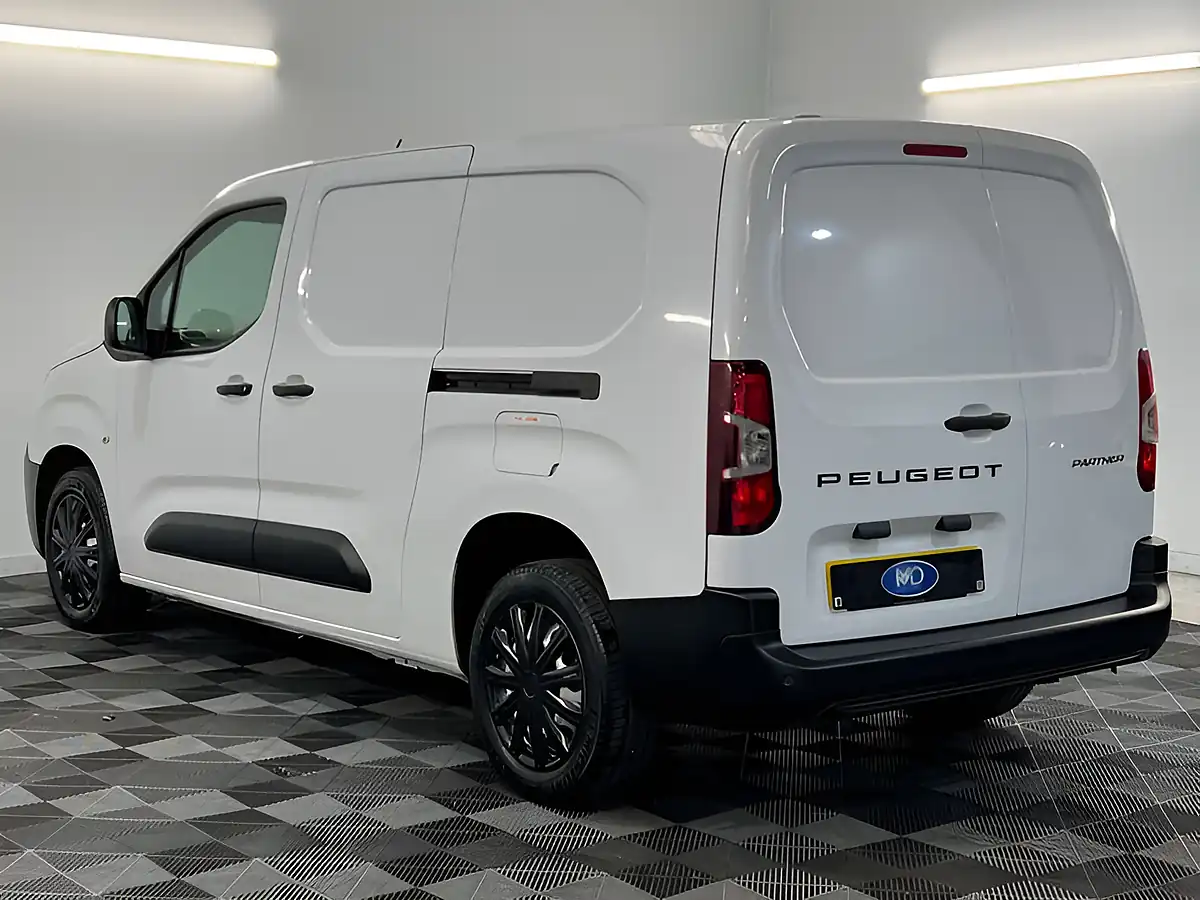 Used 2024 Peugeot Partner Professional L2 White - Interior and Exterior details 5