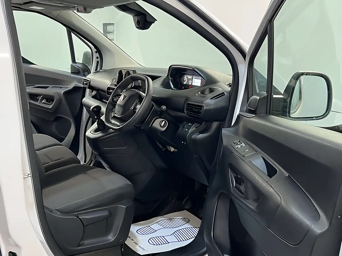 Used 2024 Peugeot Partner Professional L2 White - Interior and Exterior details 9