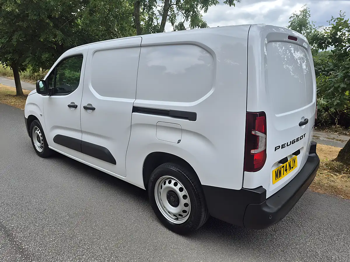 Used 2024 Peugeot Partner Professional Long Panel Van Ice White - Interior and Exterior details 10