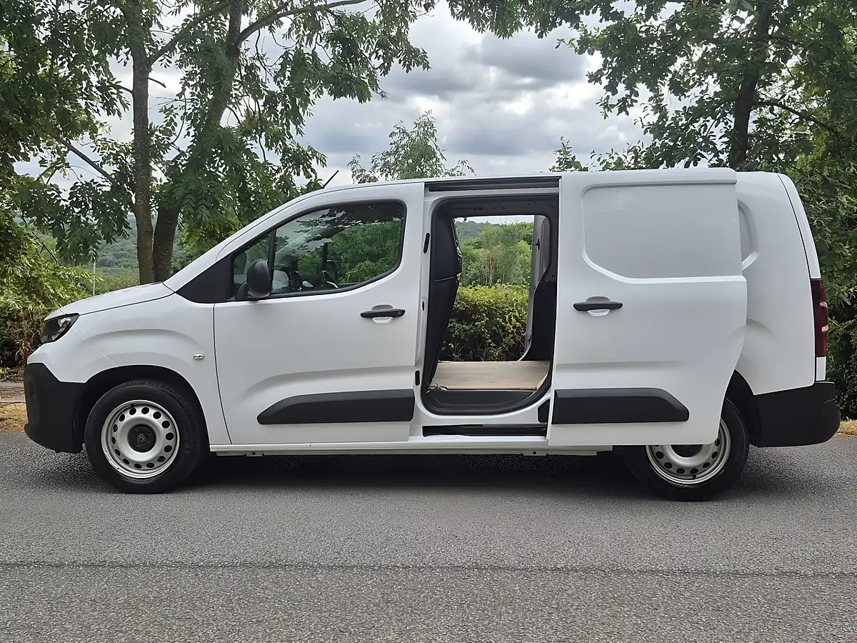 Used 2024 Peugeot Partner Professional Long Panel Van Ice White - Interior and Exterior details 11