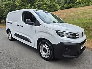 Used 2024 Peugeot Partner Professional Long Panel Van Ice White - Interior and Exterior details 4