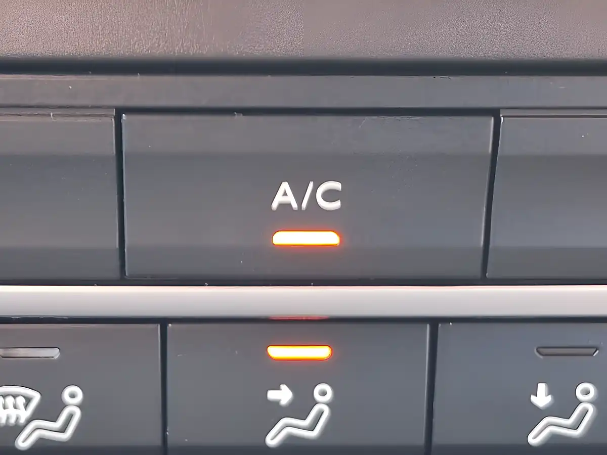 Used 2024 Peugeot Partner Professional Long White - Interior and Exterior details 19