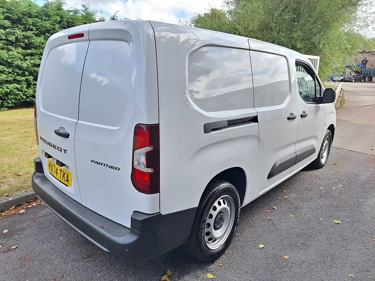 Used 2024 Peugeot Partner Professional Long White - Interior and Exterior details 7