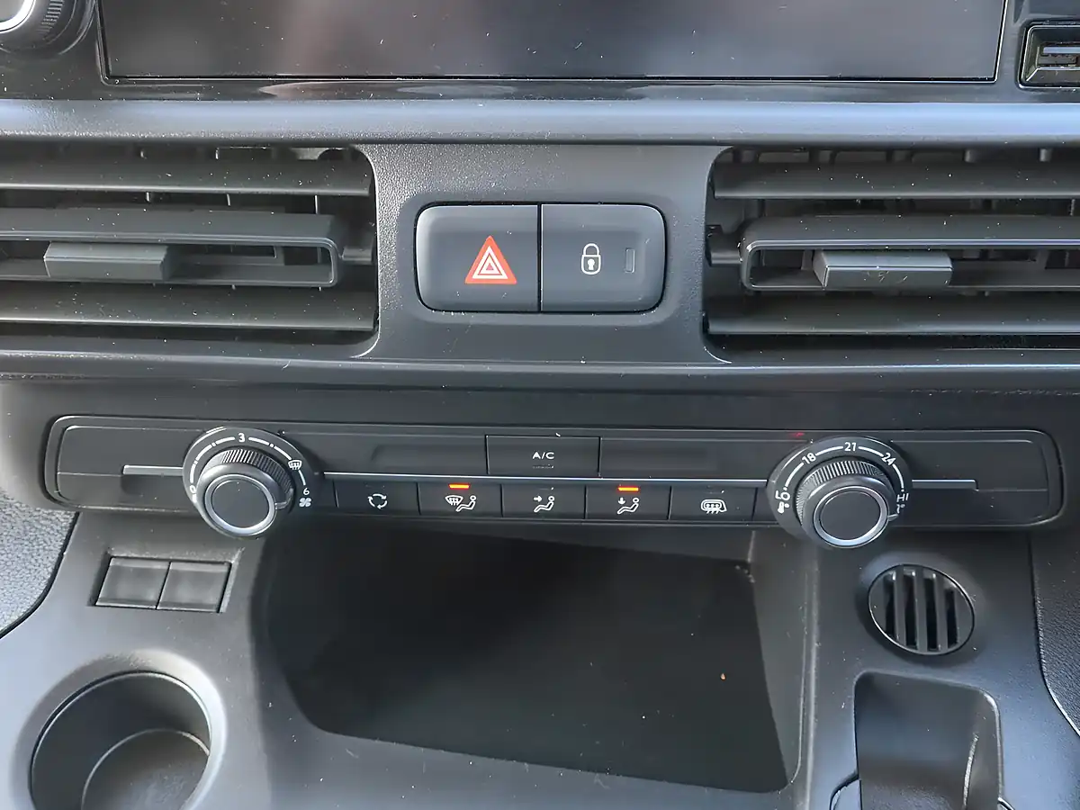 Used 2024 Peugeot Partner Professional Prem+ White - Interior and Exterior details 20