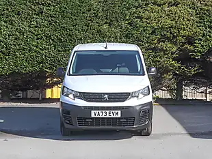 Used 2024 Peugeot Partner Professional Prem+ White - Interior and Exterior details 3