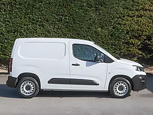 Used 2024 Peugeot Partner Professional Prem+ White - Interior and Exterior details 5