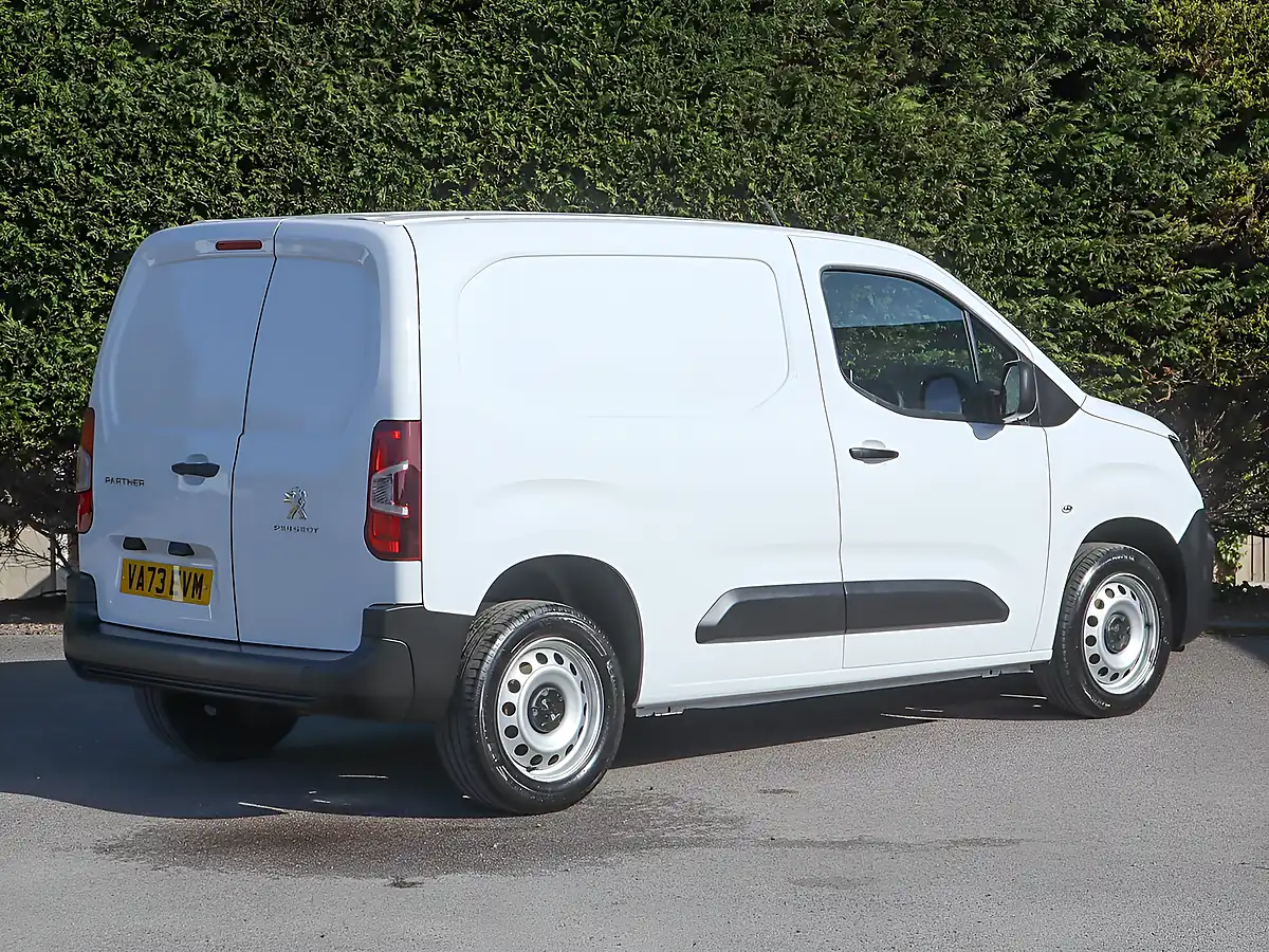 Used 2024 Peugeot Partner Professional Prem+ White - Interior and Exterior details 6